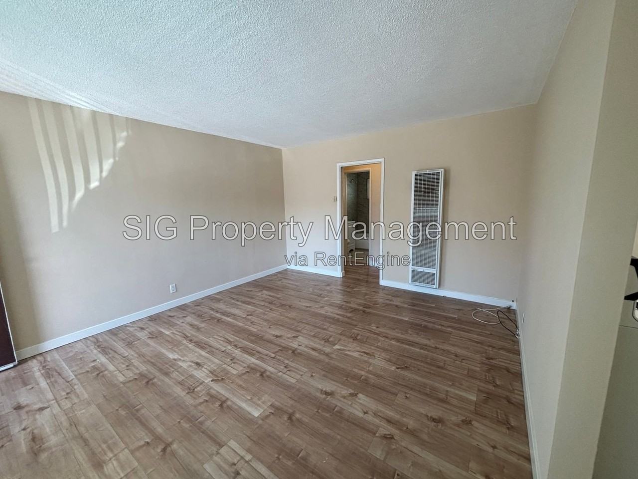 10237 Commerce Ave #1 - Photo 7 of 15