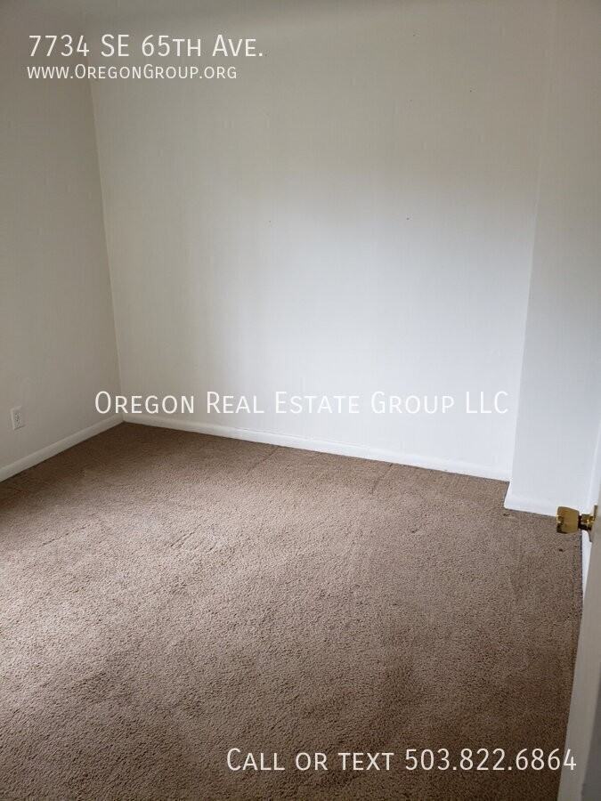 7734 Se 65th Ave - Photo 7 of 10