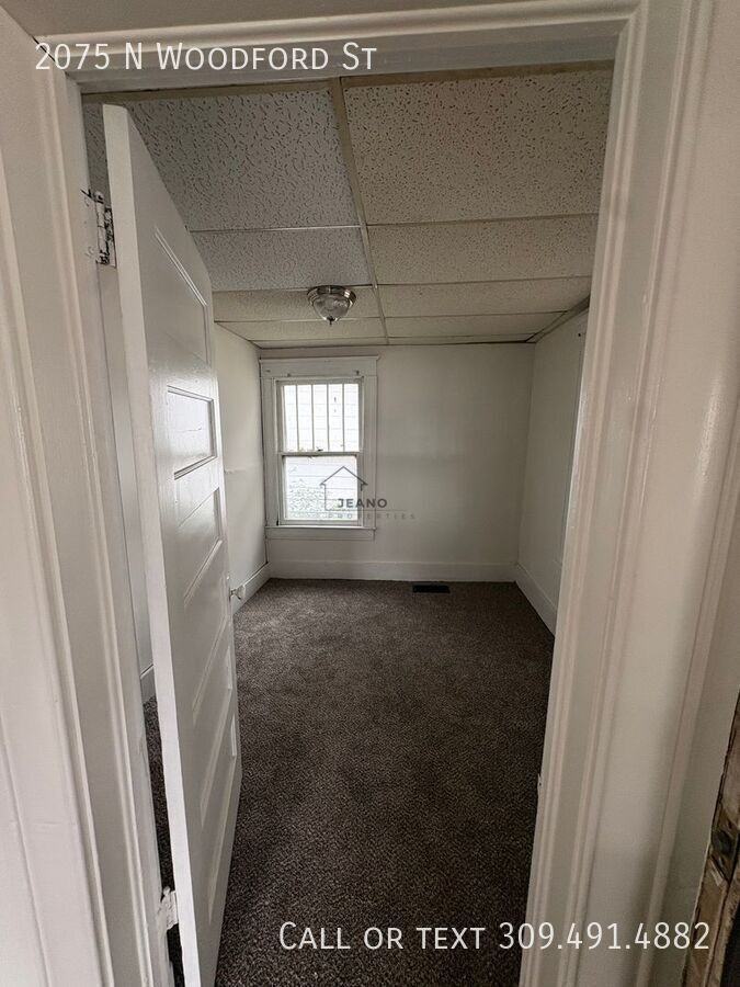 2075 N Woodford St - Photo 5 of 6