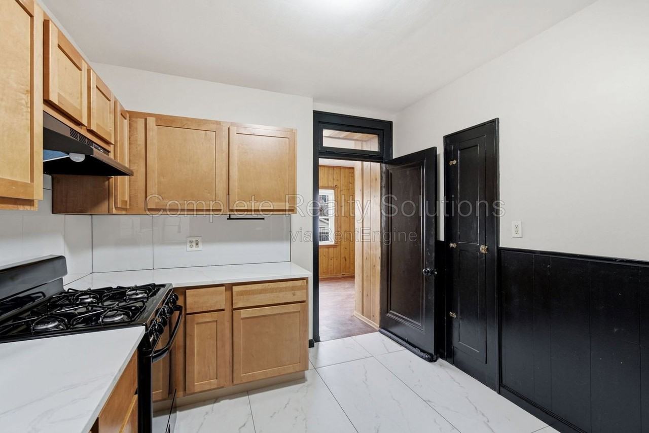 5055 Lindenwood Ave #1F - Photo 6 of 36