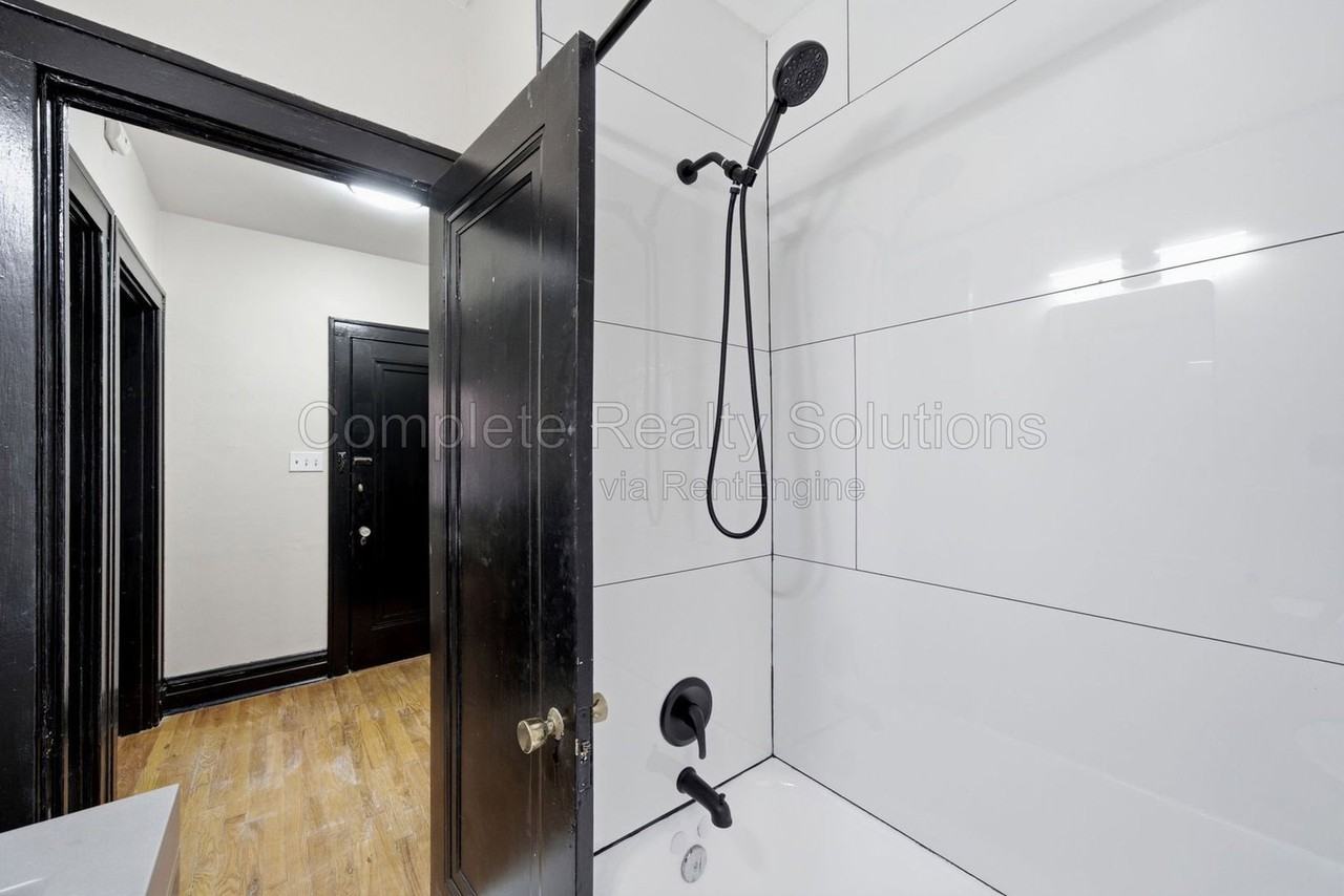 5055 Lindenwood Ave #1F - Photo 7 of 36