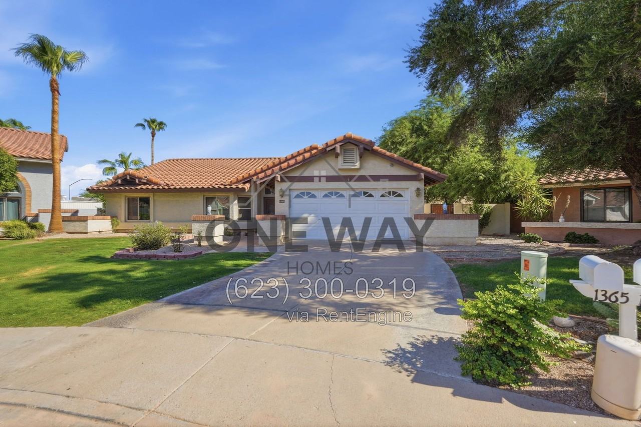 1365 N Diane Cir - Photo 2 of 47