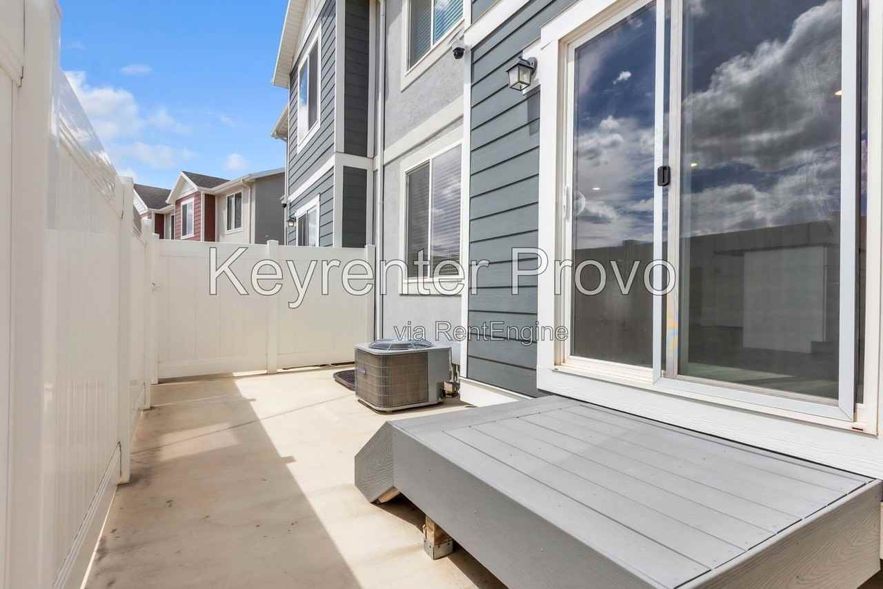 1109 W Fox Run Ave - Photo 4 of 20