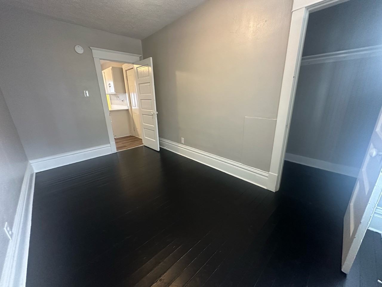 1822 7th St #4 - Photo 3 of 4