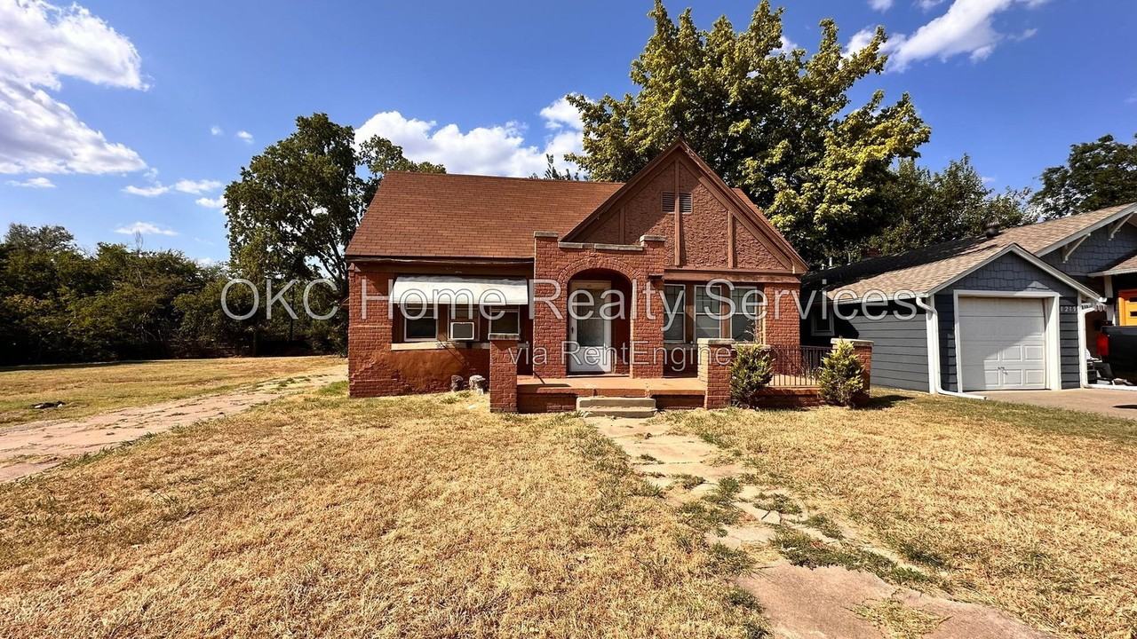 1223 Nw 45th St - Photo 2 of 23