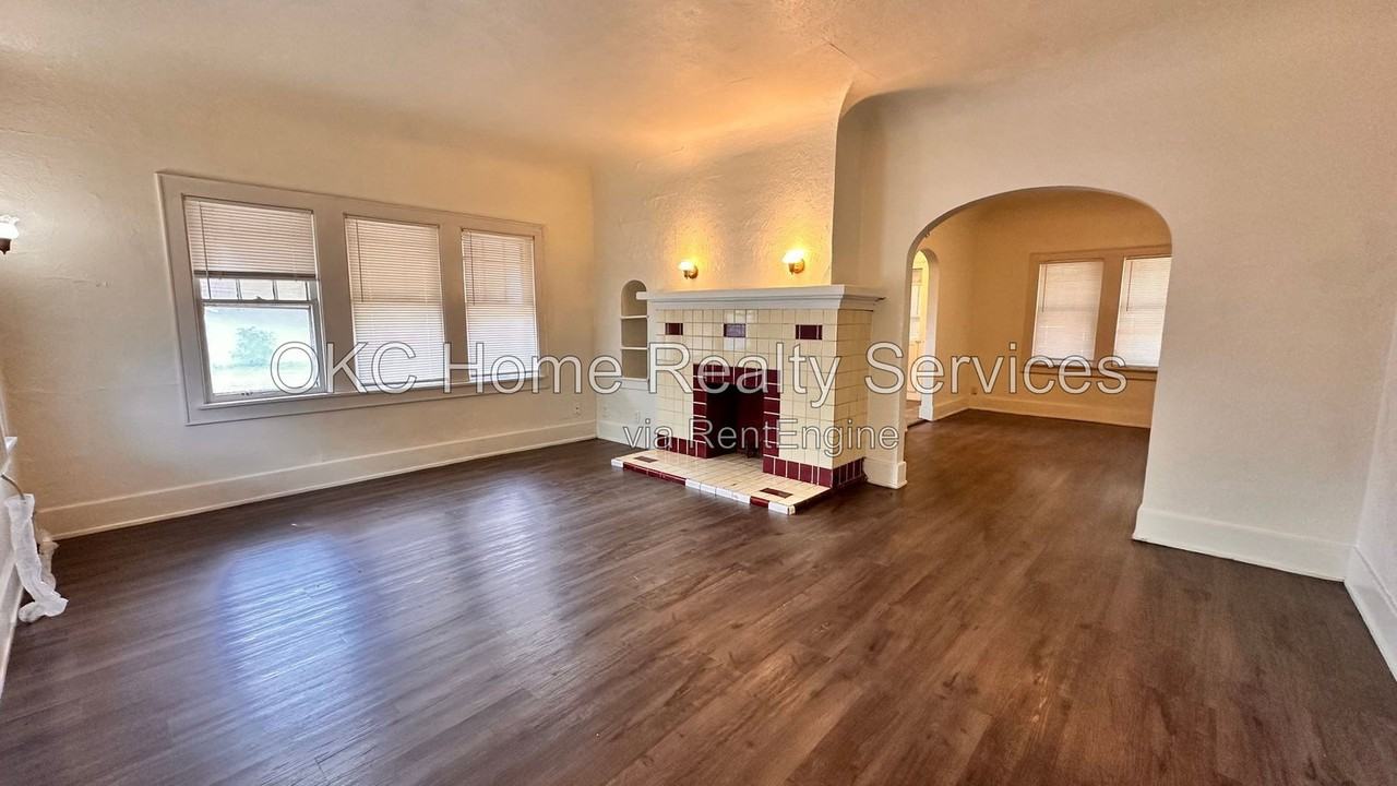 1223 Nw 45th St - Photo 4 of 23