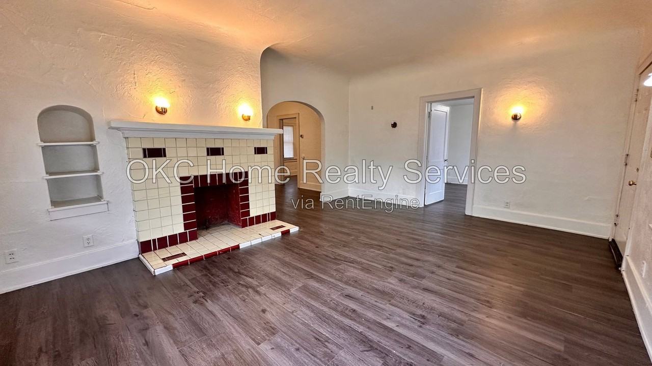 1223 Nw 45th St - Photo 5 of 23