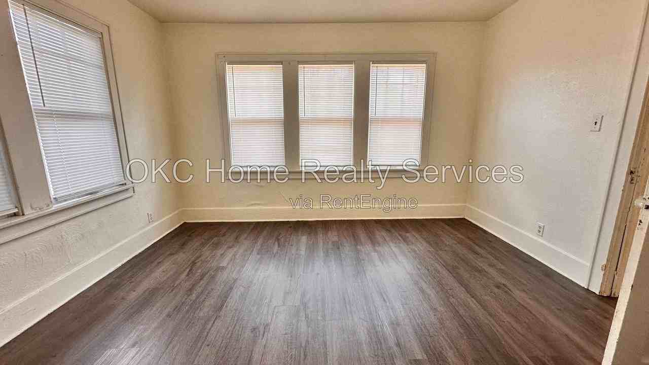 1223 Nw 45th St - Photo 7 of 23