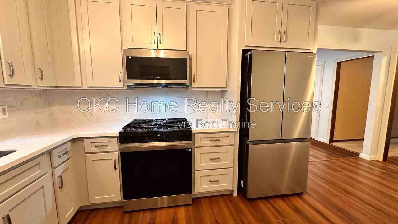 8833 Cedar Ln - Photo 6 of 21