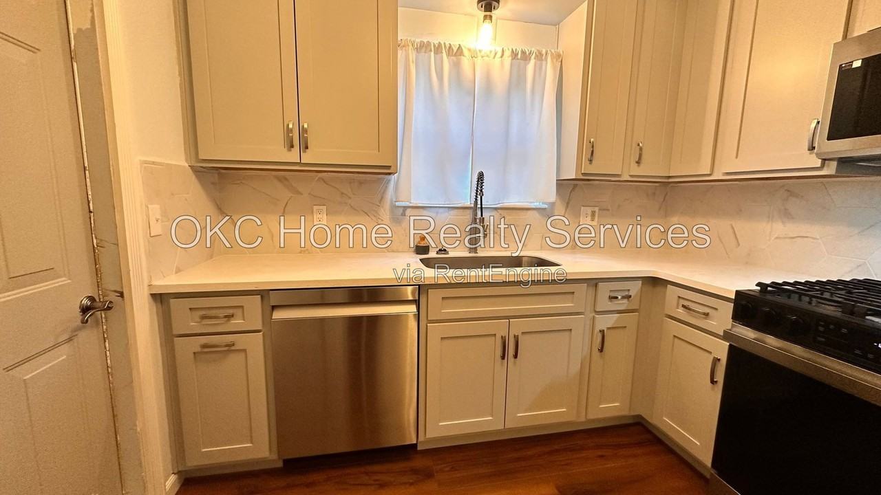 8833 Cedar Ln - Photo 7 of 21