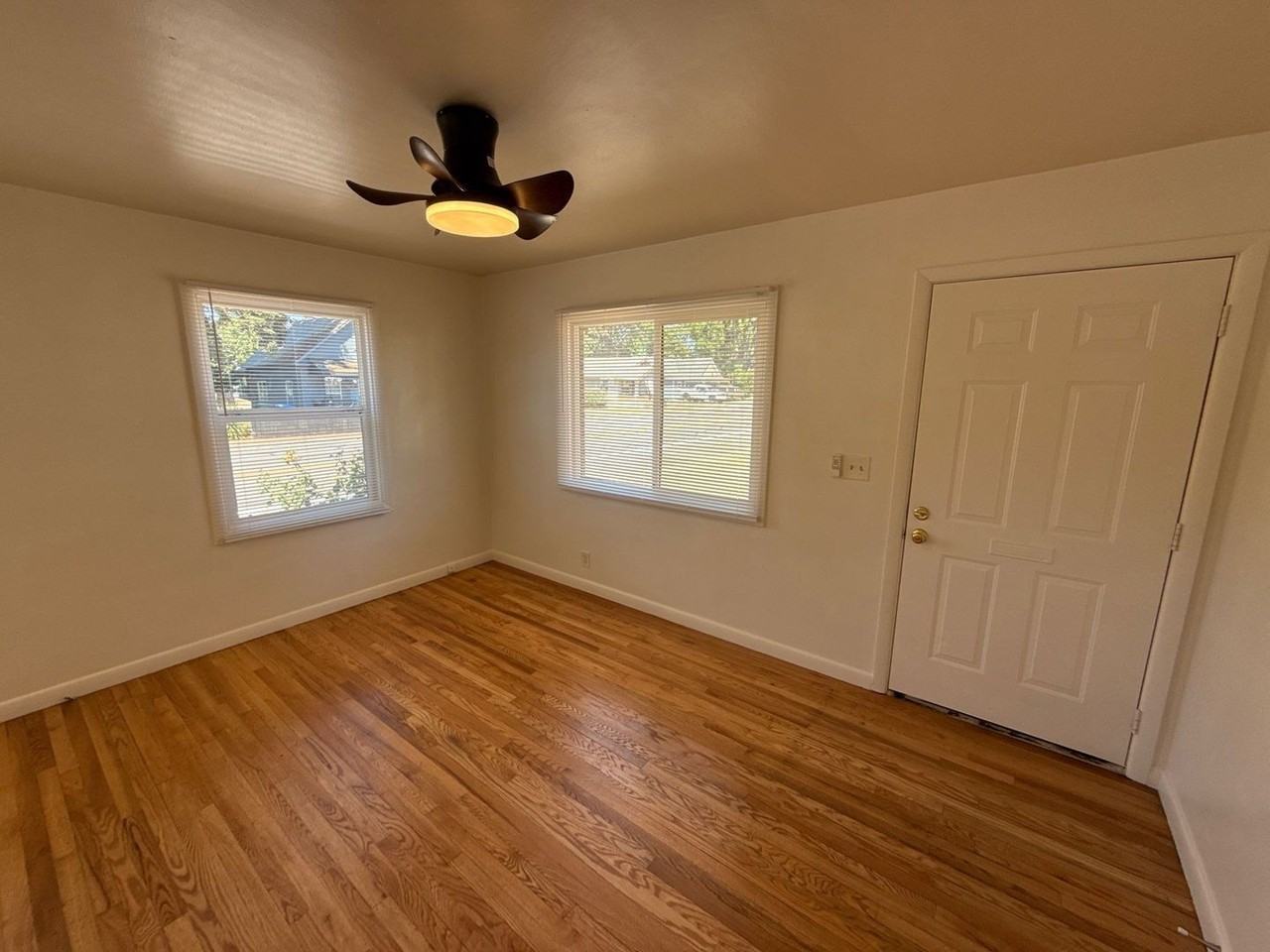 390 17th St Se - Photo 2 of 15