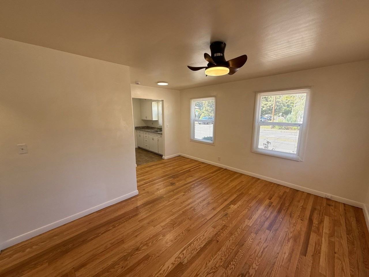 390 17th St Se - Photo 3 of 15