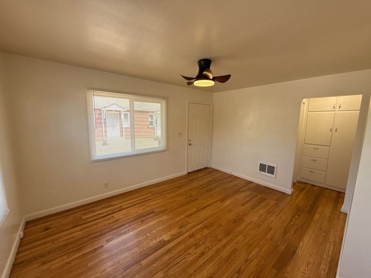 390 17th St Se - Photo 4 of 15