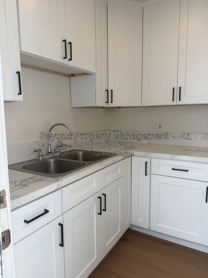2704 Highland Ave - Photo 5 of 48