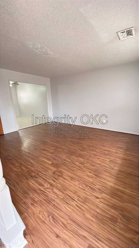 2612 Elwood Dr - Photo 2 of 28