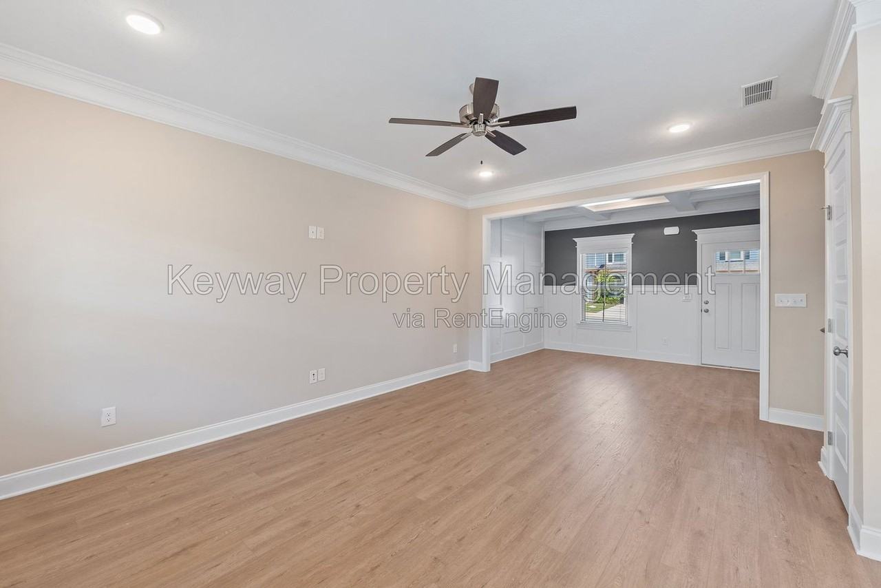 1121 Jolly Ln - Photo 7 of 24