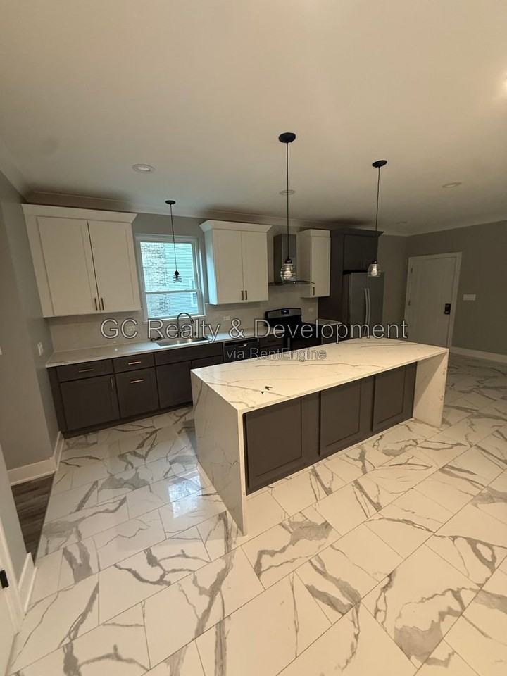 3014 W Warren Blvd #1 - Photo 4 of 14