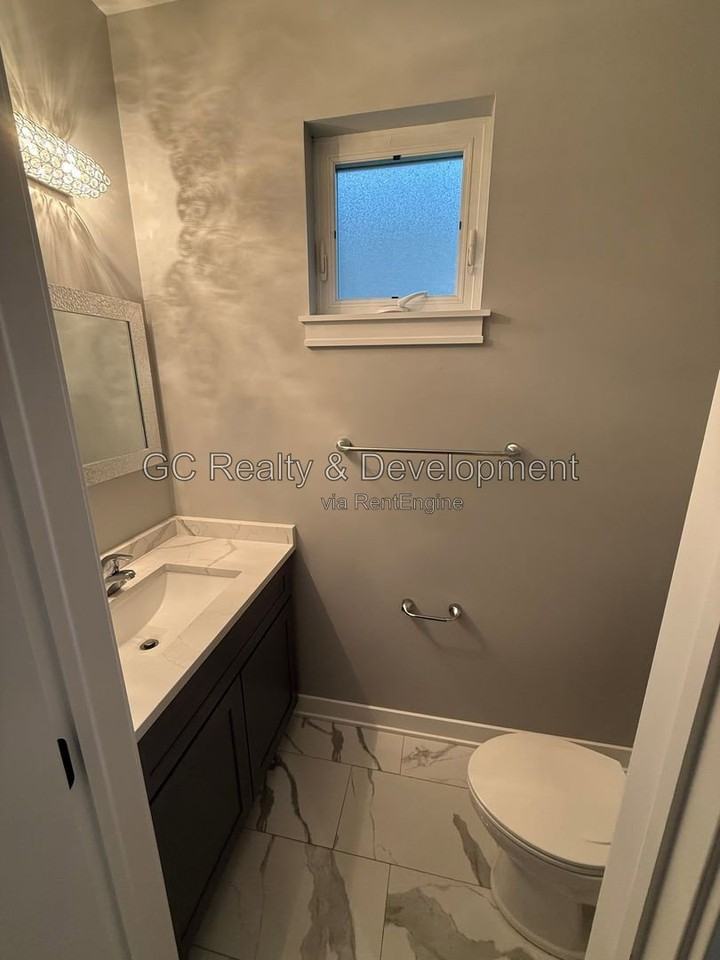 3014 W Warren Blvd #1 - Photo 6 of 14
