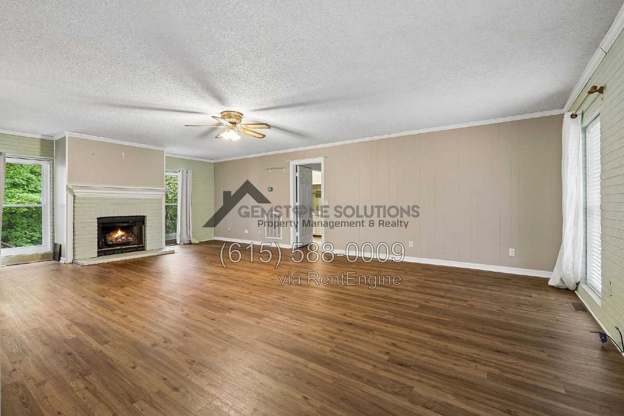 1912 Graceland Dr - Photo 5 of 50