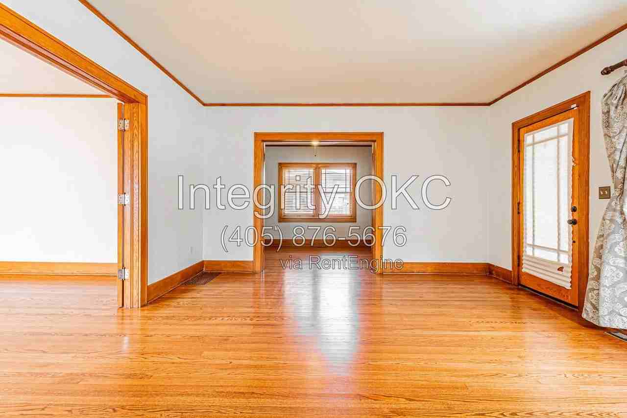 205 Nw 21st St - Photo 5 of 26