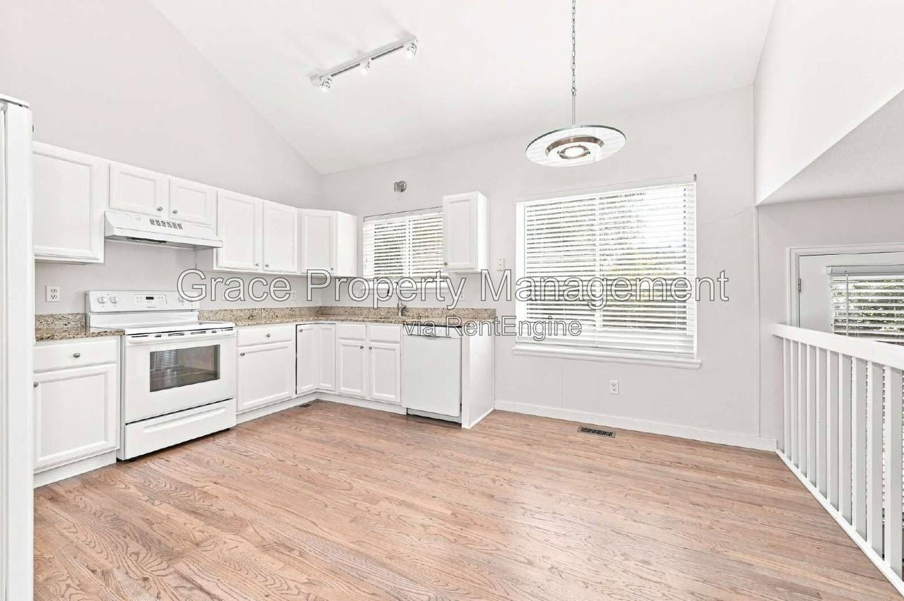 2230 Andrew Dr - Photo 5 of 21