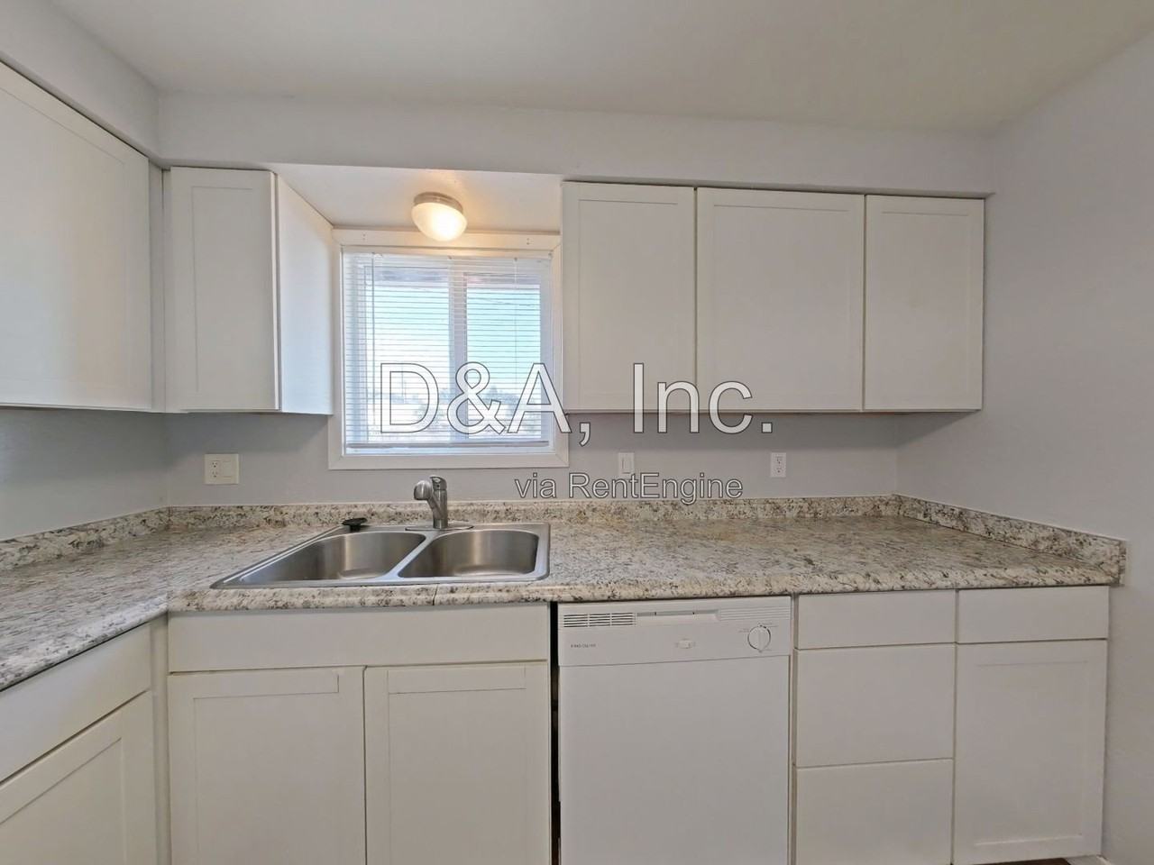 826 3rd Ave Se #826 - Photo 5 of 13