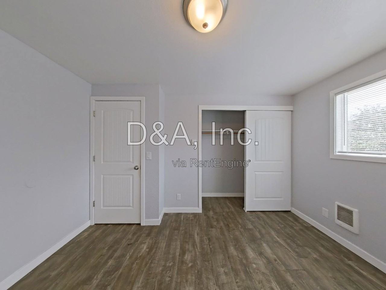 826 3rd Ave Se #826 - Photo 7 of 13
