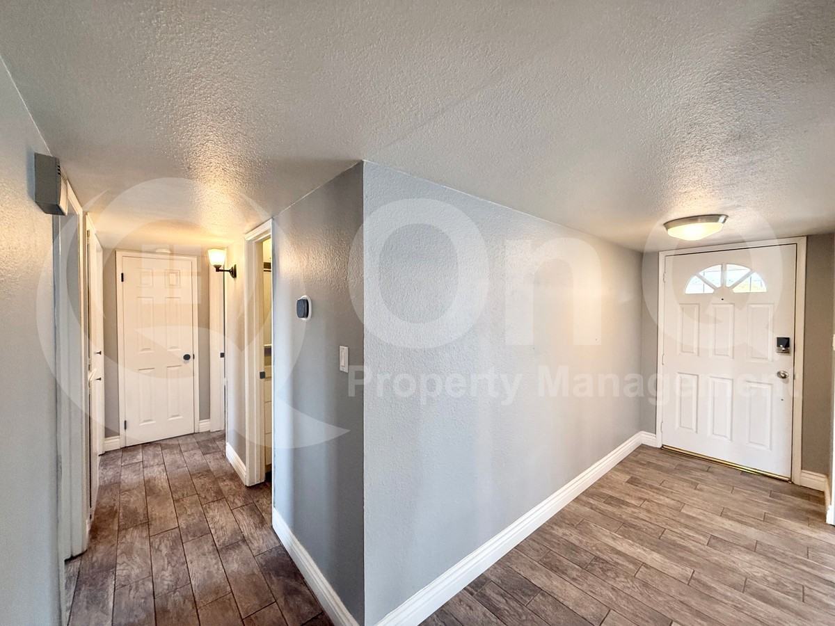 8432 E Holly St - Photo 3 of 20