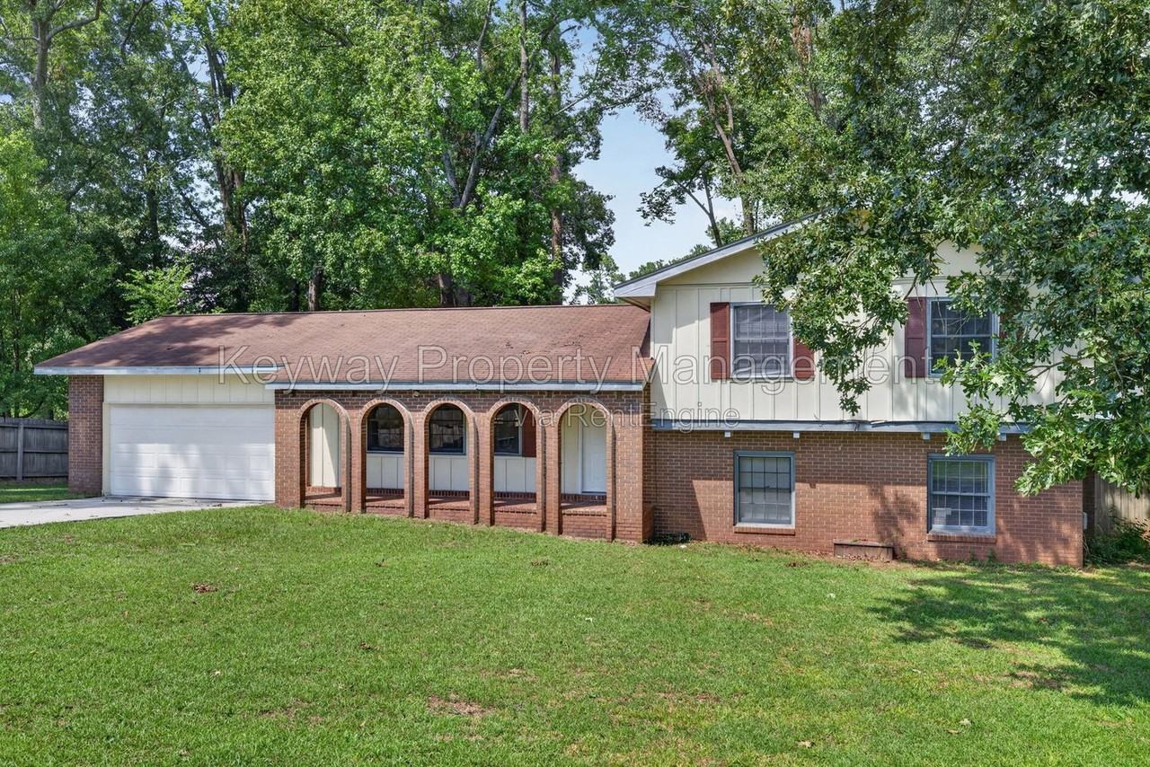 2717 Dan St - Photo 3 of 50