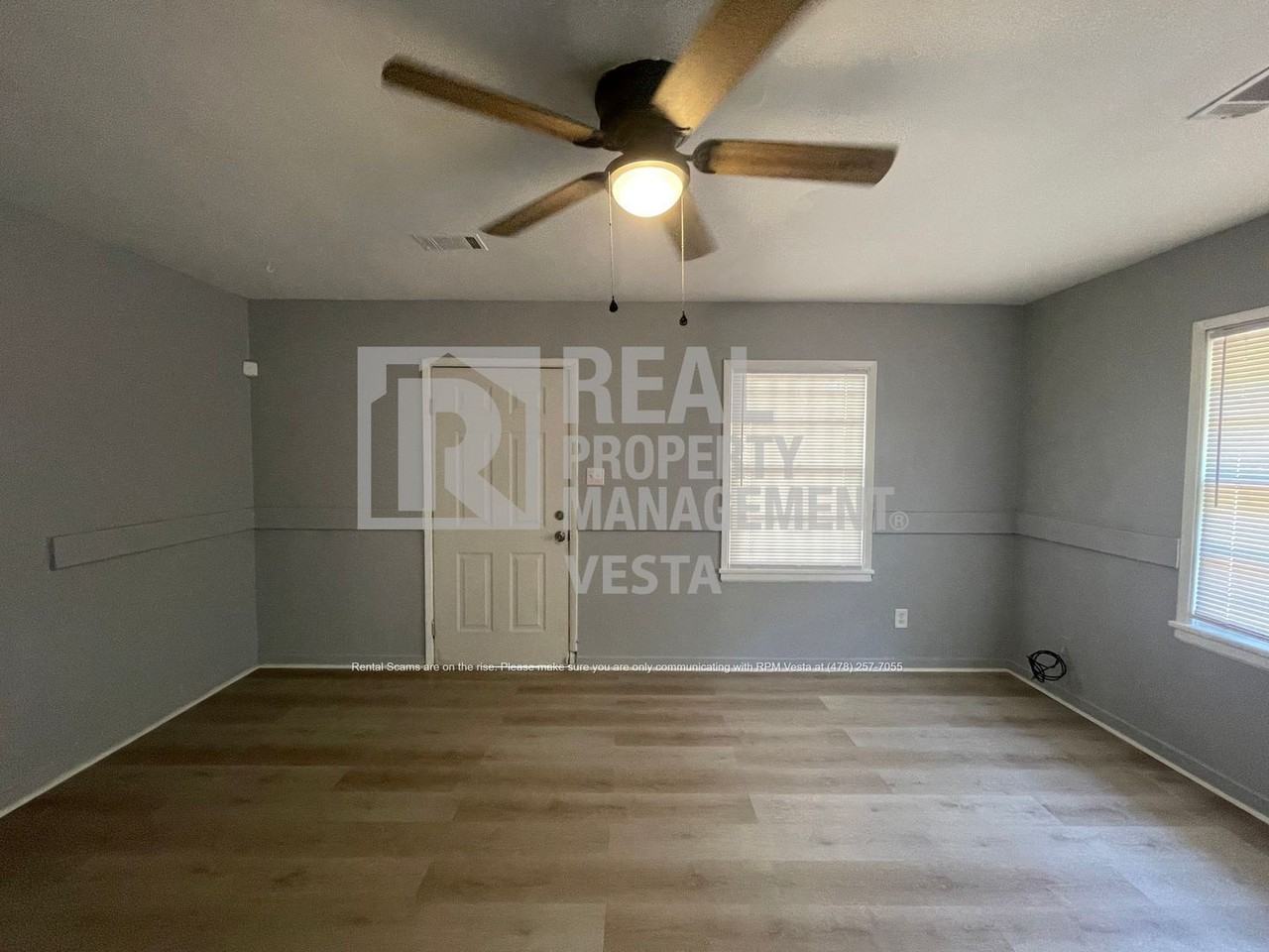 1250 Winton Ave - Photo 3 of 15