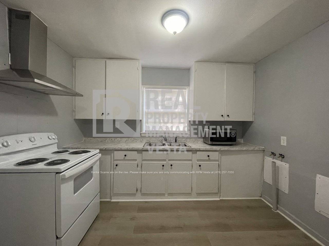 1250 Winton Ave - Photo 4 of 15