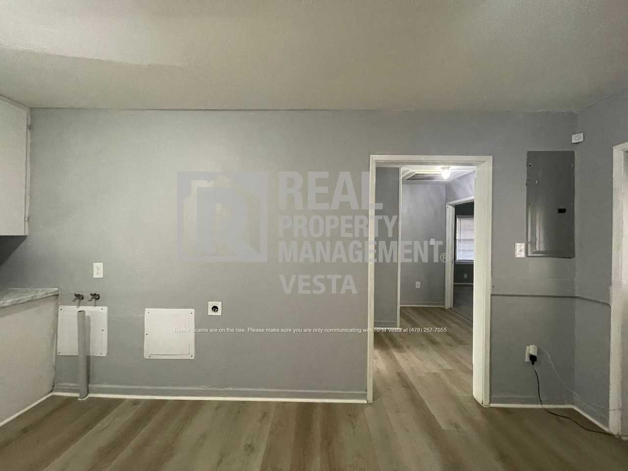 1250 Winton Ave - Photo 6 of 15