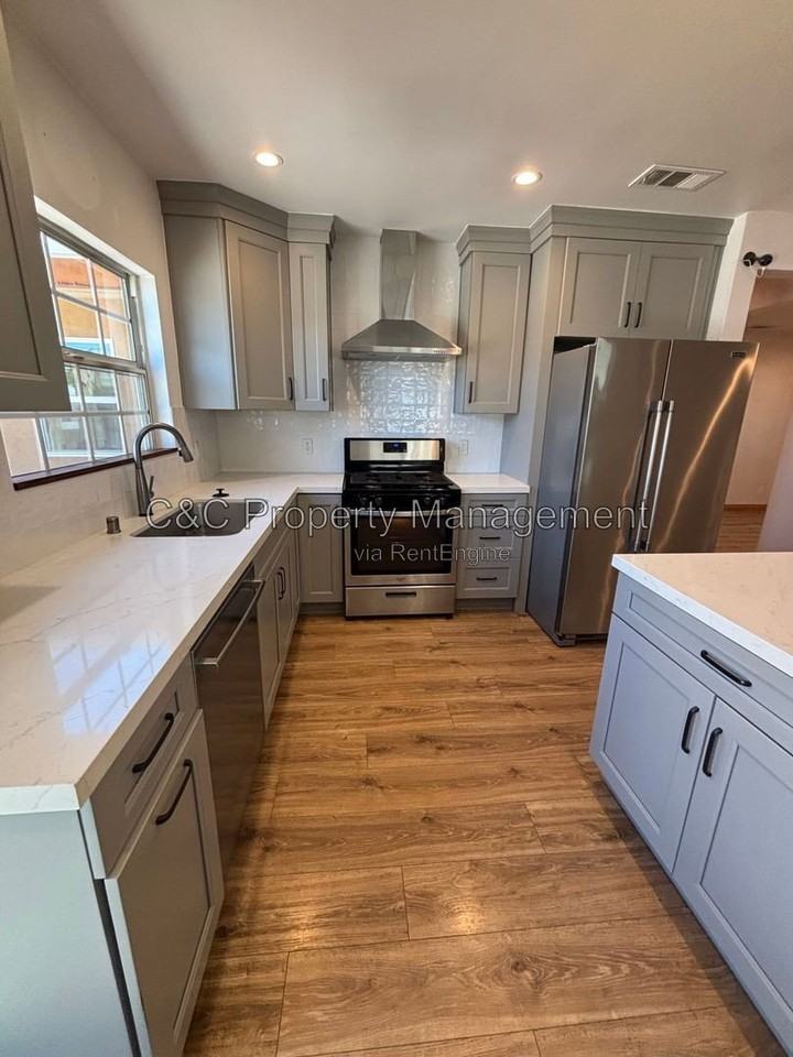 2918 Gibson Pl - Photo 2 of 15