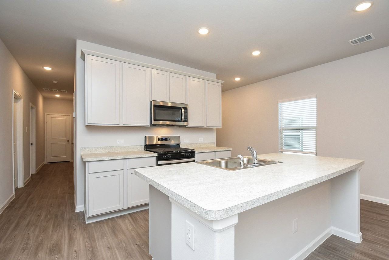 16493 Moss Ln - Photo 7 of 32