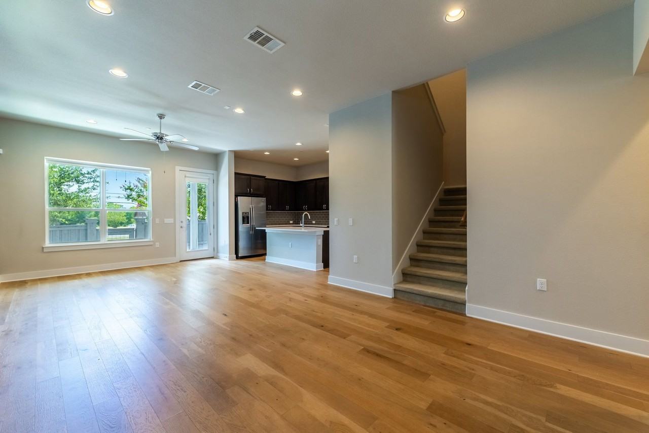 3108 E 51st St #701 - Photo 5 of 50