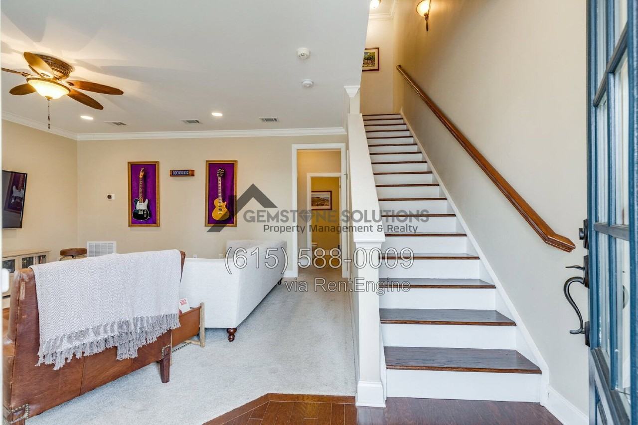 1337 Moher Blvd - Photo 6 of 41