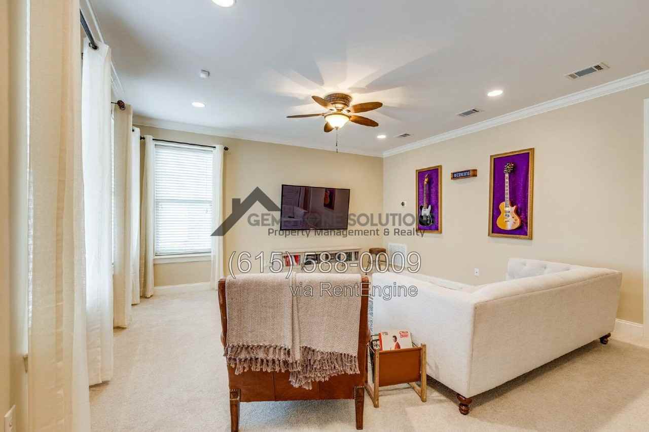 1337 Moher Blvd - Photo 7 of 41