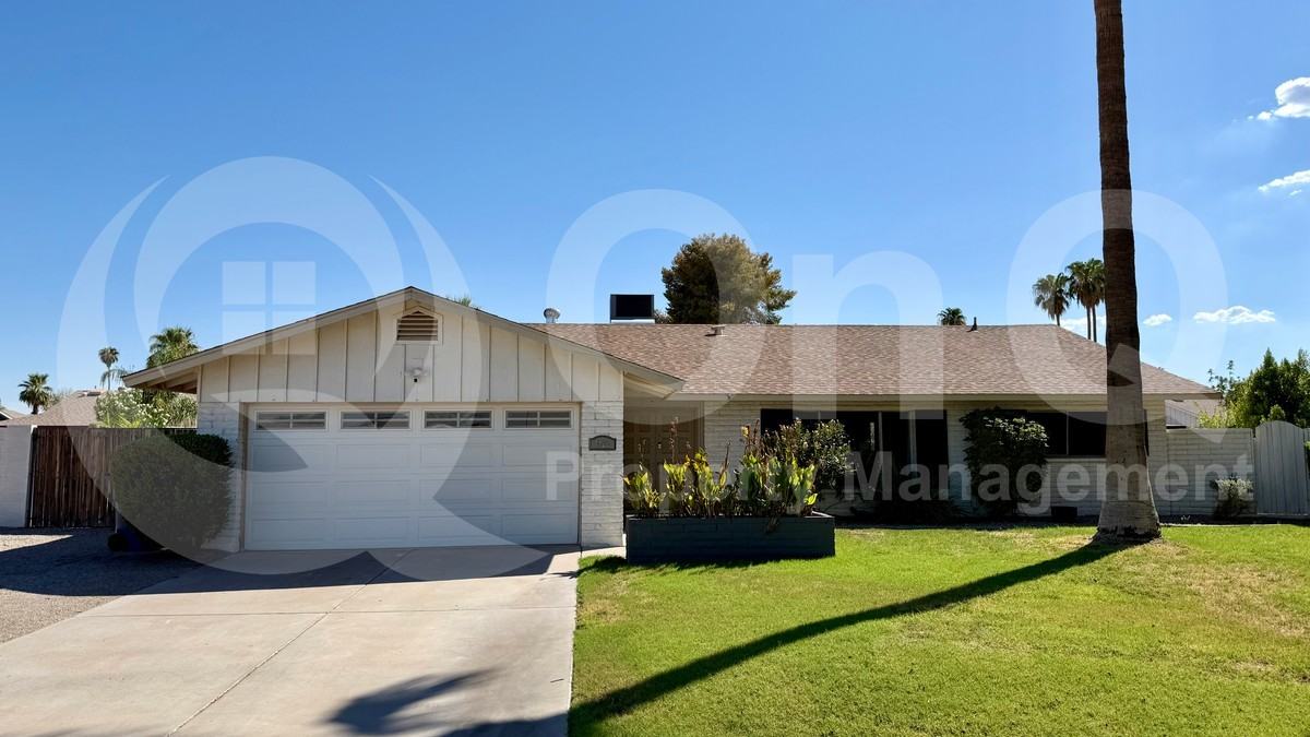 4422 S Mcallister Ave - Photo 3 of 33