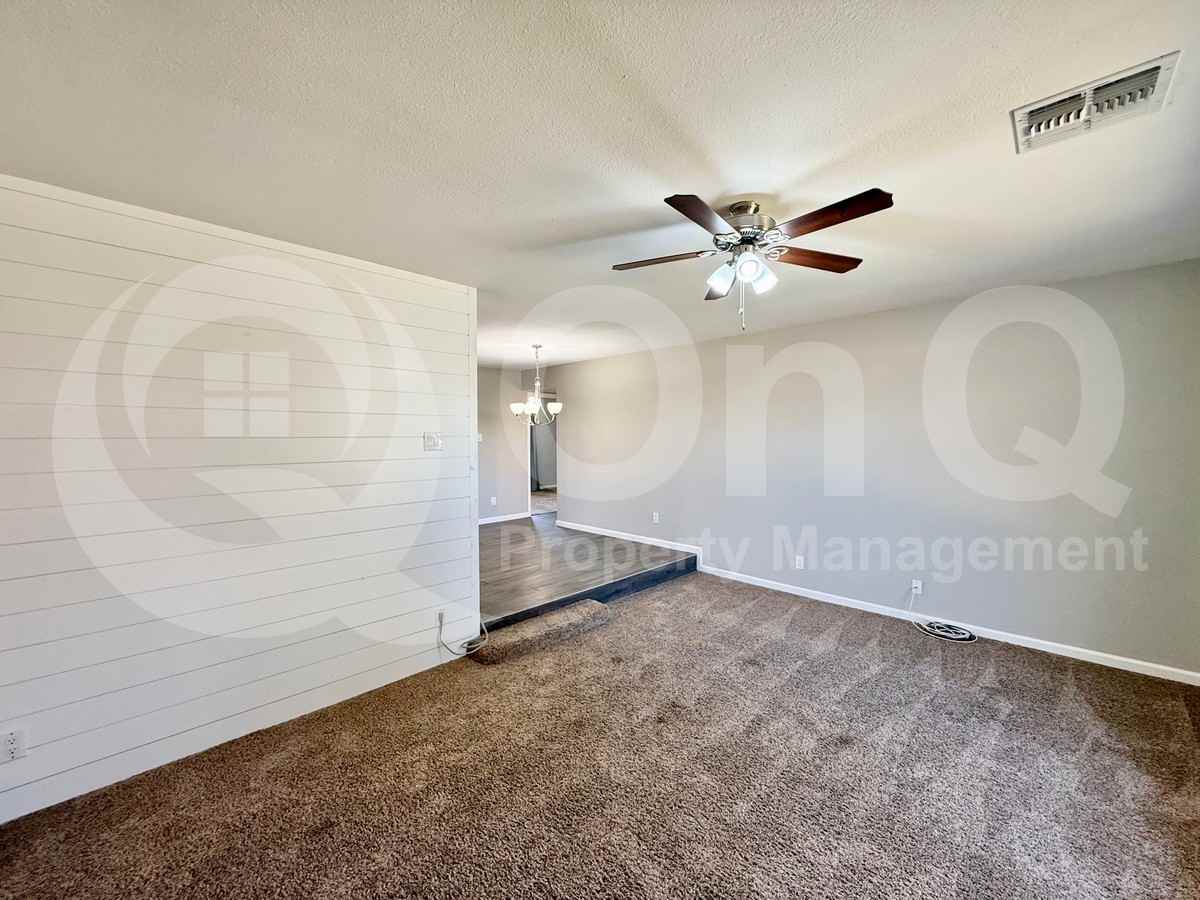 4422 S Mcallister Ave - Photo 4 of 33