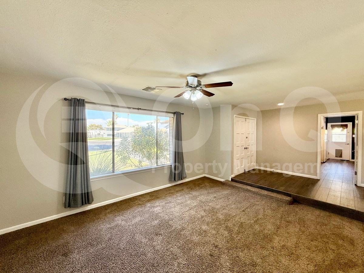 4422 S Mcallister Ave - Photo 5 of 33