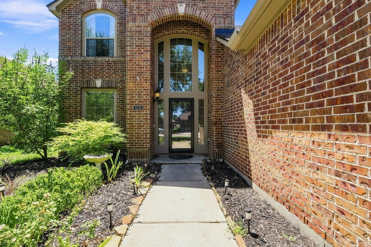 5526 Walnut Glen Ln - Photo 2 of 25
