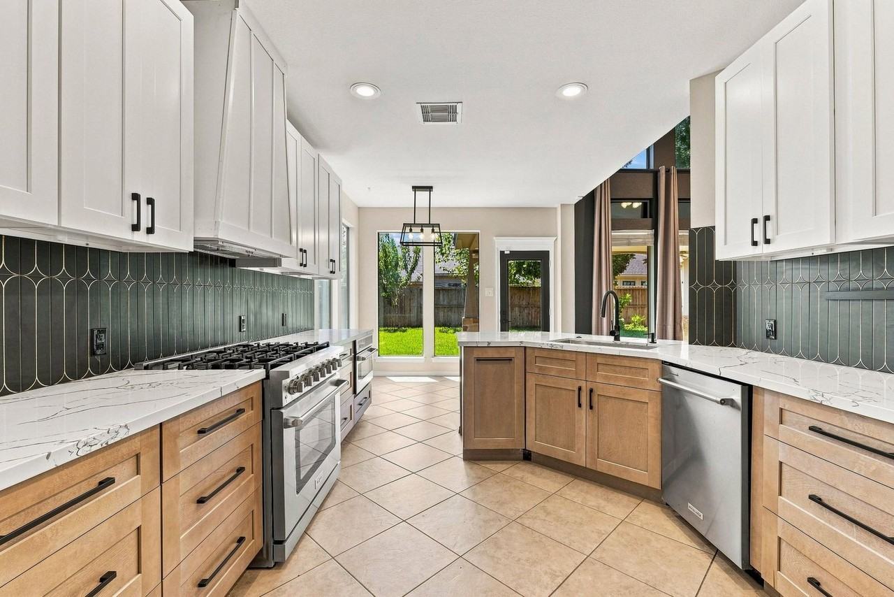 5526 Walnut Glen Ln - Photo 6 of 25