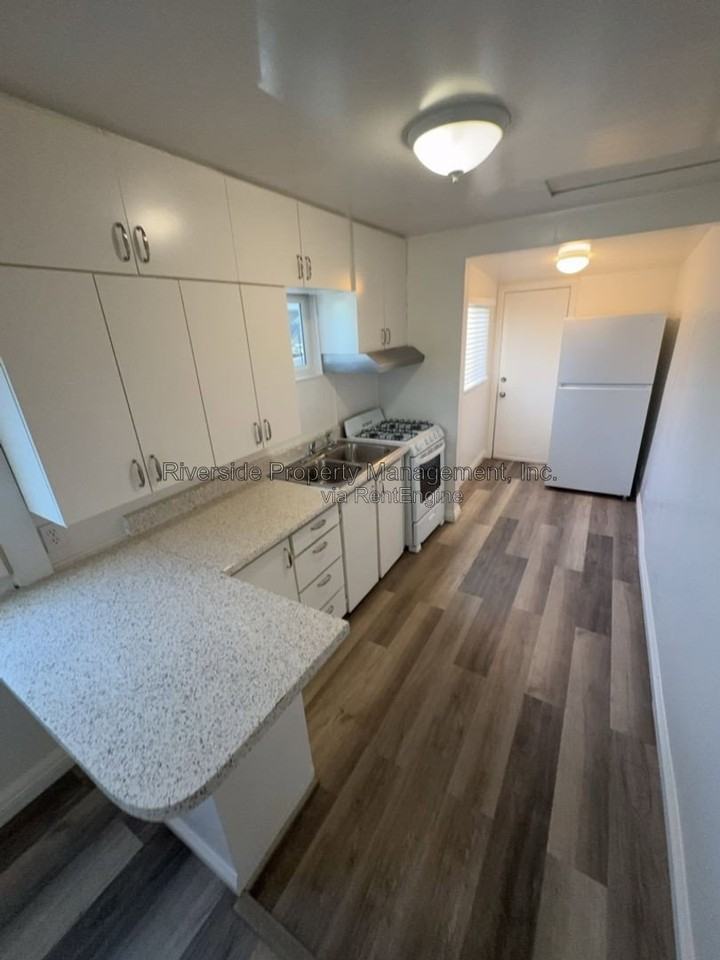 619 Harris St - Photo 6 of 12