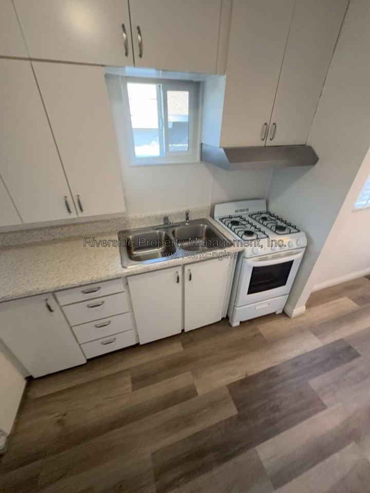 619 Harris St - Photo 7 of 12