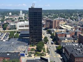 featured image of 1000 Elm St