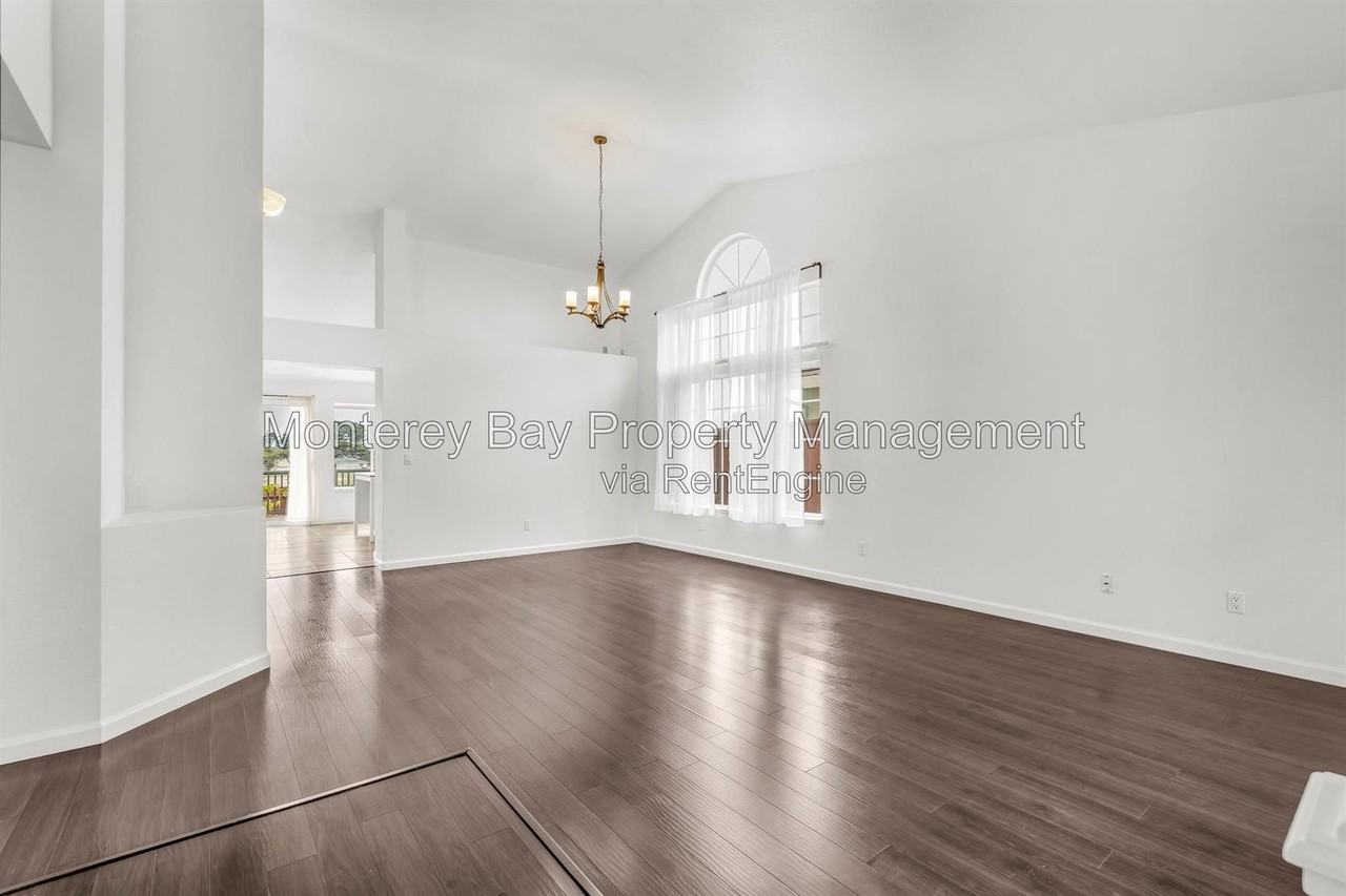 383 Hillcrest Ave - Photo 3 of 29