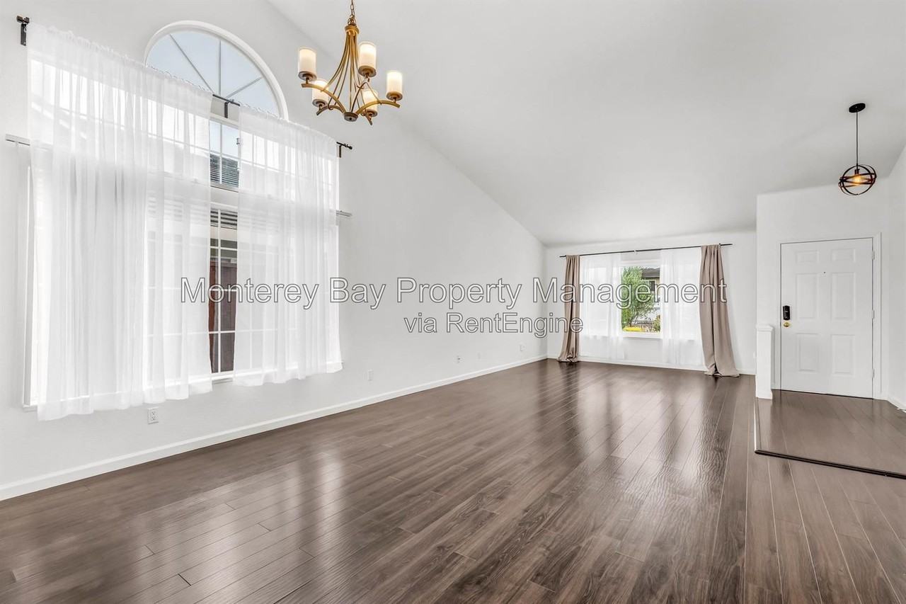 383 Hillcrest Ave - Photo 6 of 29