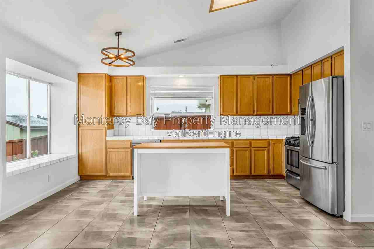 383 Hillcrest Ave - Photo 7 of 29