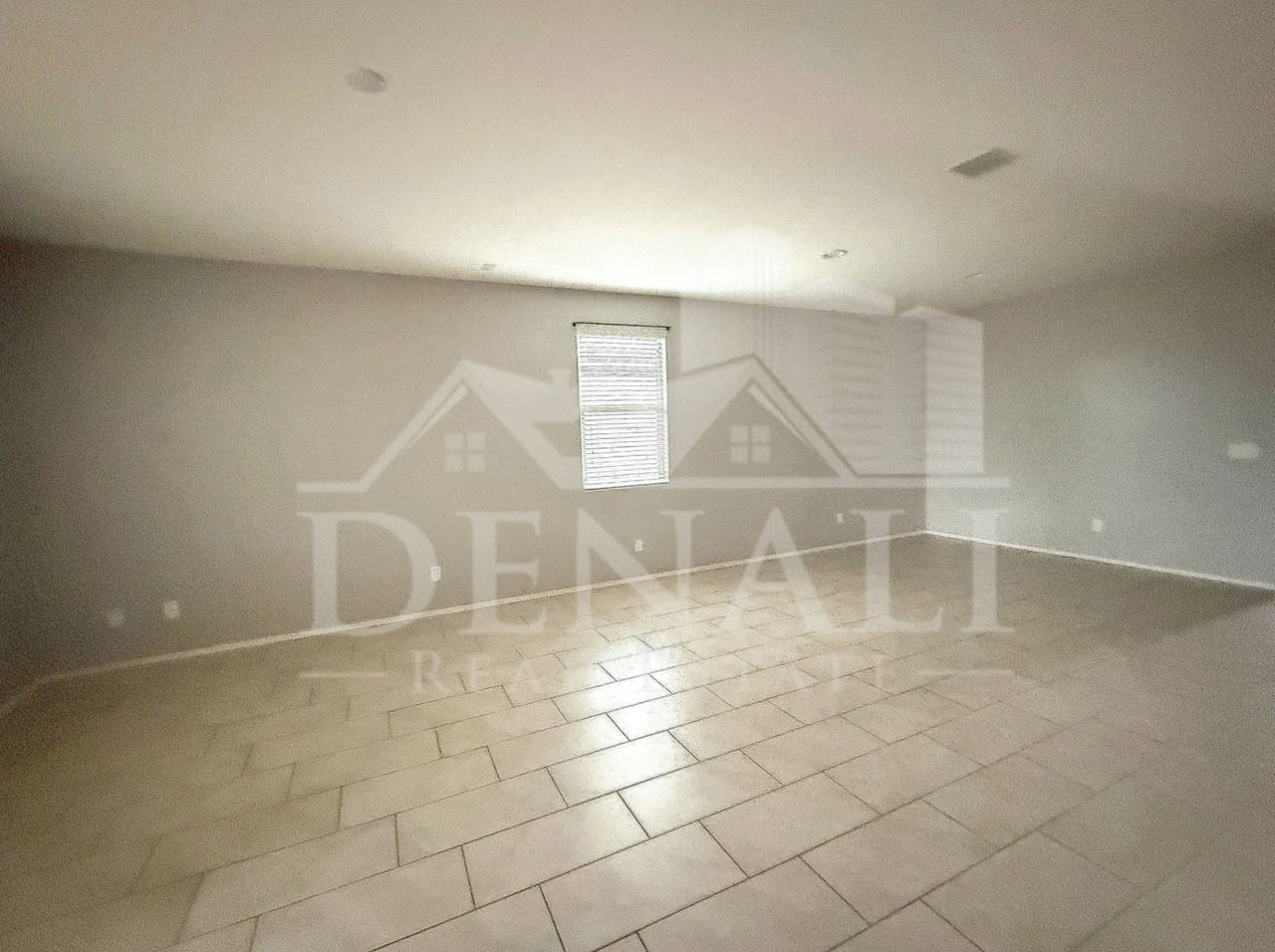 5231 W Leodra Ln - Photo 3 of 13