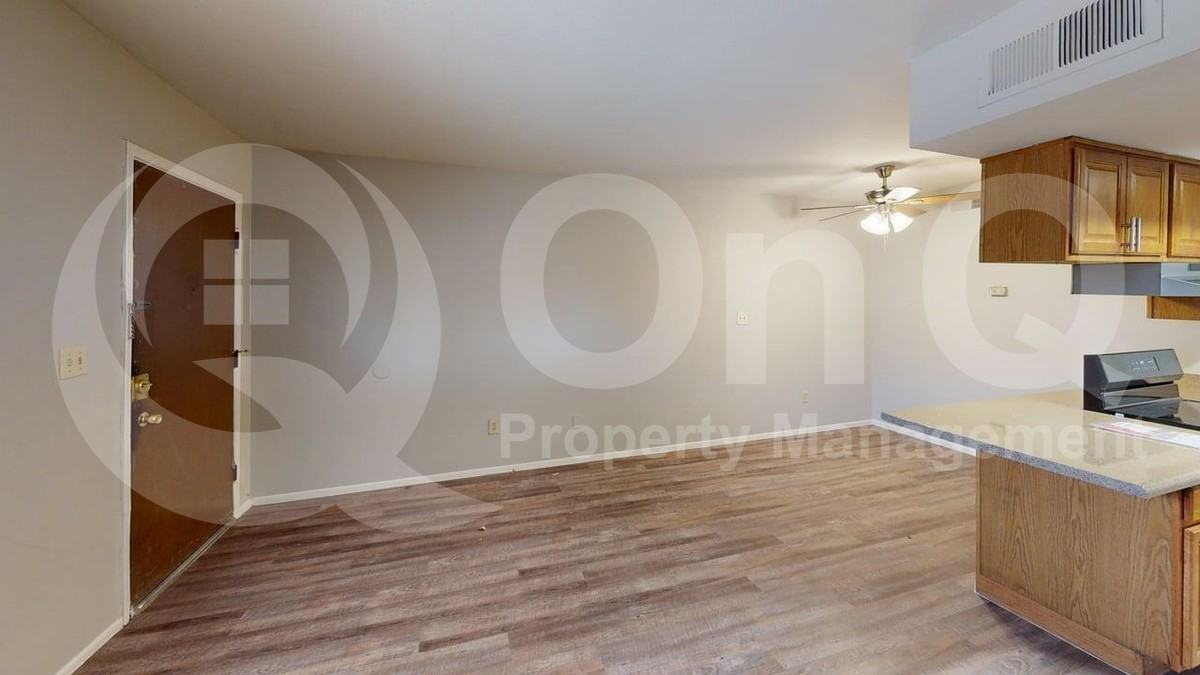 3002 E Waltann Ln #3 - Photo 4 of 9